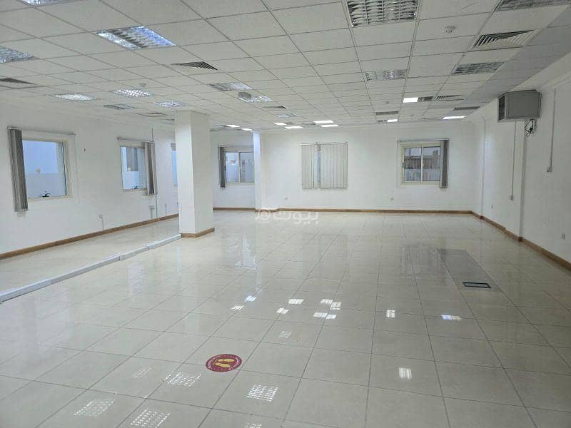 عقار تجاري للإيجار في مطار القديم، الدوحة