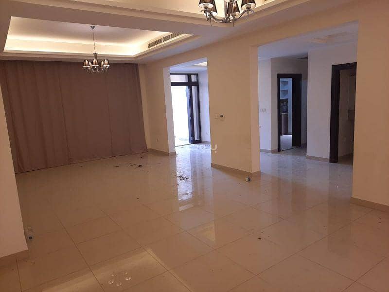 5 Bedrooms Villa For Rent in Al Maamoura, Doha