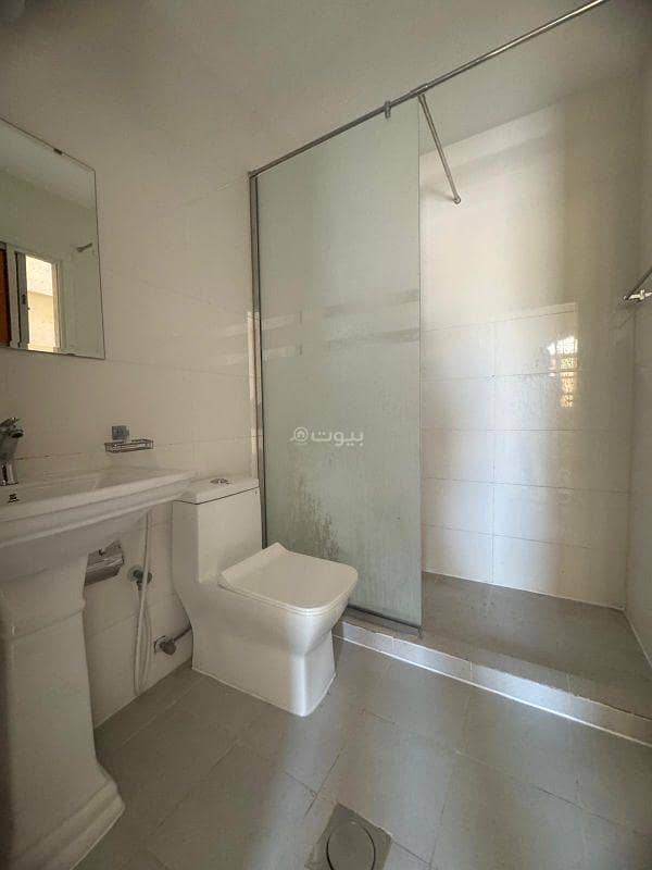 3 Bedrooms Apartment For Rent Al Wakrah