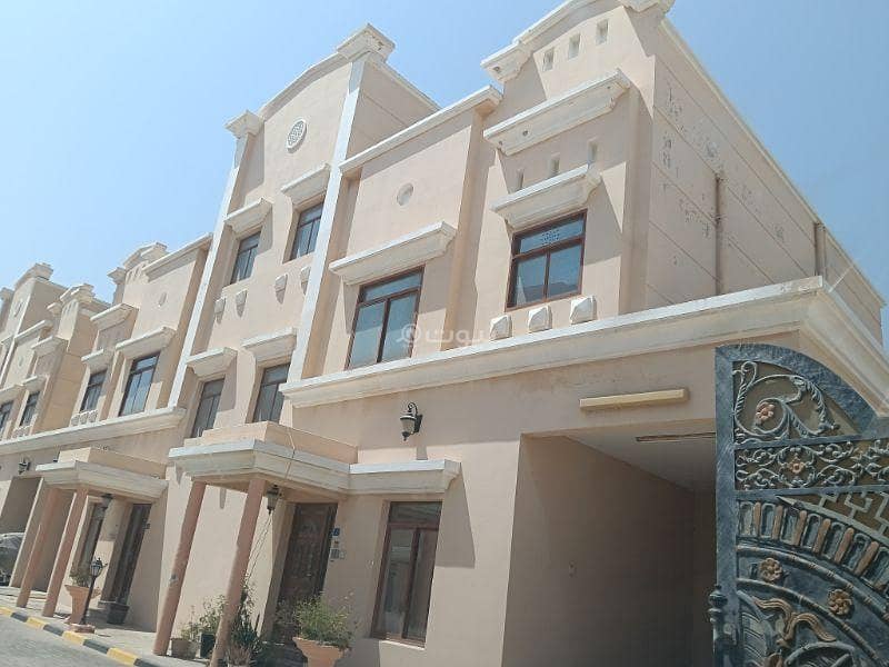 فيلا مكونة من 4 غرف نوم للإيجار في الخور