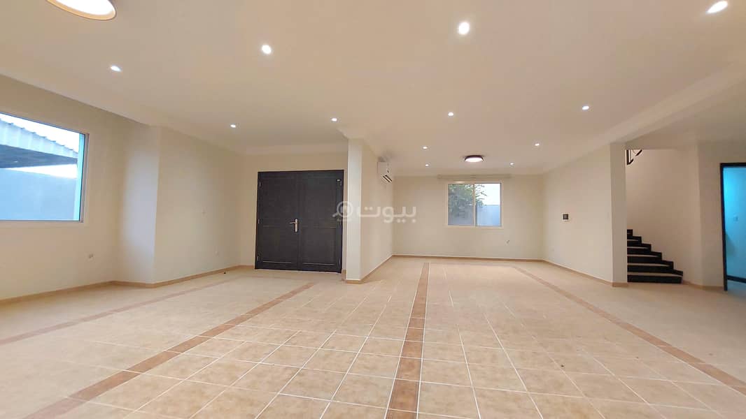 5 Bedrooms Villa For Rent in Al Maamoura, Doha
