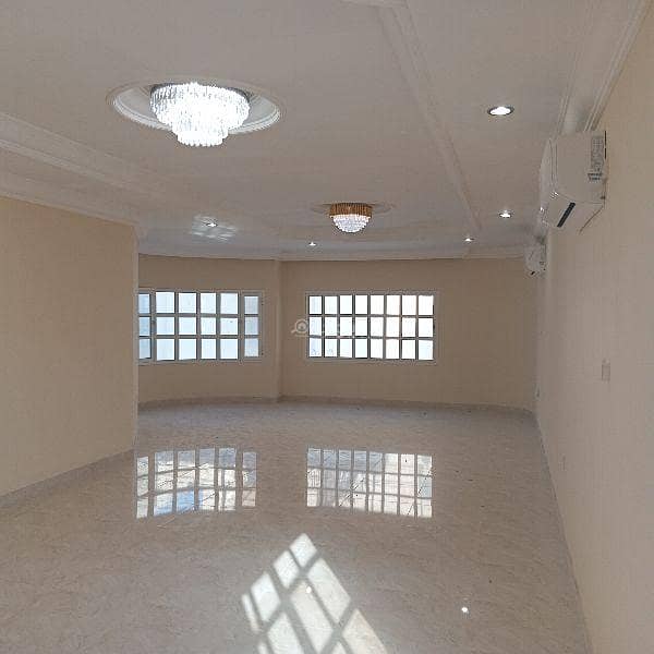 4 Bedrooms Villa For Rent in Al Maamoura, Doha
