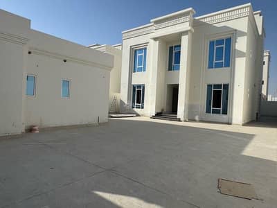 7 Bedroom Villa for Sale in Al Khor, Al Khawr - 7 Bedrooms Villa For Sale in Al Khor, Al Khawr