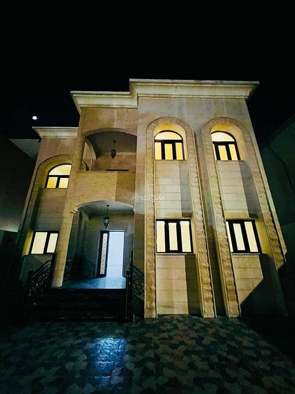 فيلا مكونة من 9 غرف نوم للإيجار في الوكرة