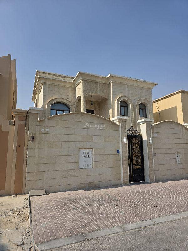 فيلا مكونة من 8 غرف نوم للإيجار في الوكرة