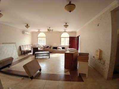 فیلا 4 غرف نوم للايجار في عين خالد، الدوحة - فيلا مكونة من 4 غرف نوم للإيجار في عين خالد، الدوحة