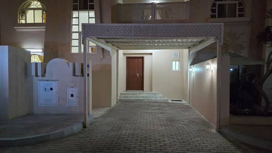 فیلا 3 غرف نوم للايجار في نجمة، الدوحة - فيلا مكونة من 3 غرف نوم للإيجار في نجمة، الدوحة