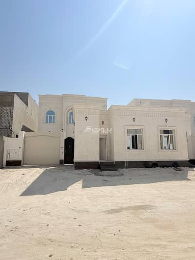 فیلا 8 غرف نوم للبيع في أم صلال، أم صلال - 8 غرف نوم فلل للبيع في أم صلال